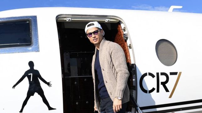 Cristiano Ronaldo on his way to Dubai from Madrid